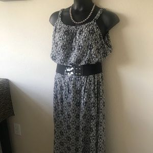 BLACK AND WHITE MAXI DRESS